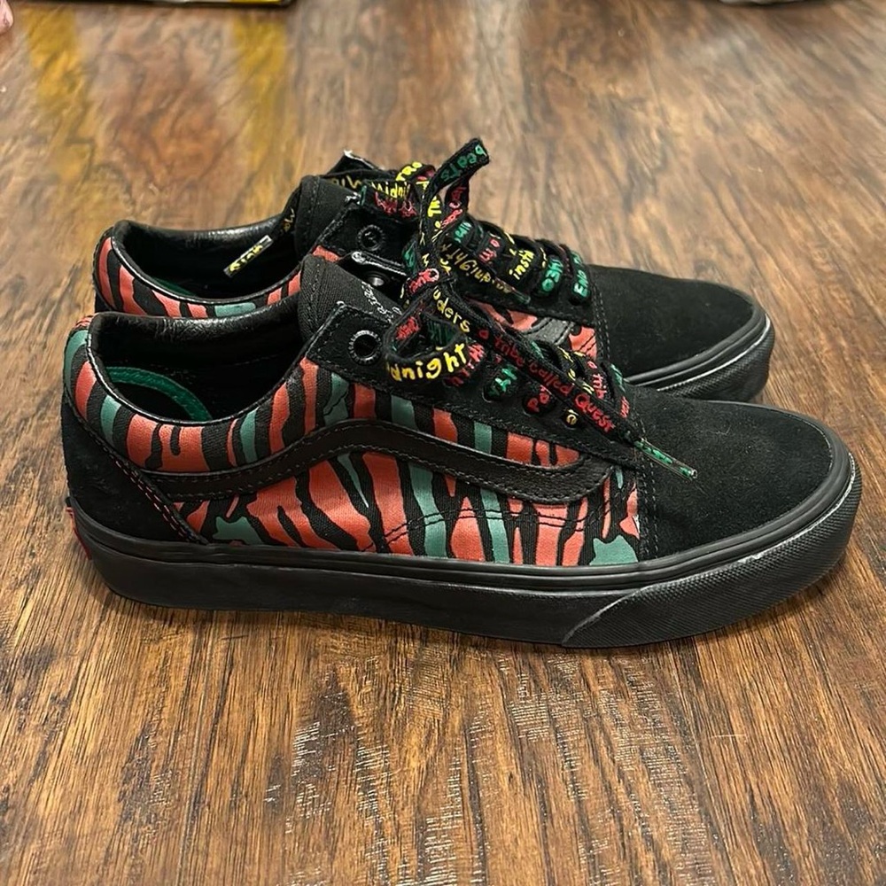 ATCQ Old Skool Vans Men’s 6.0, Womens 7.5